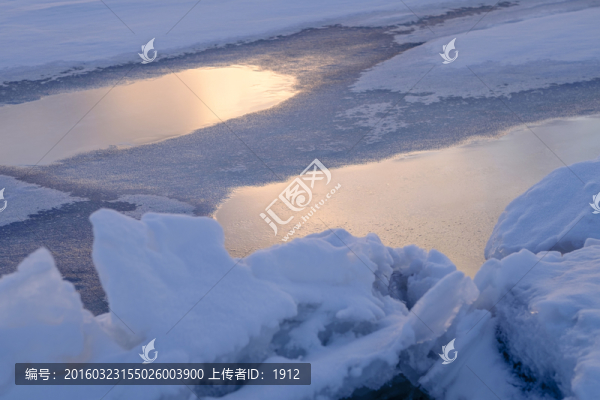 冰湖