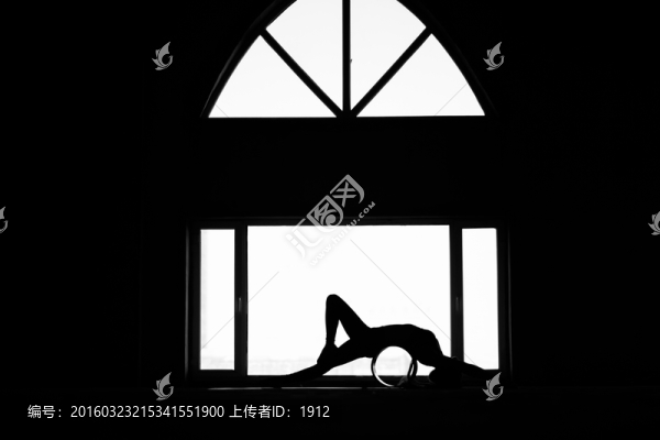 瑜伽剪影