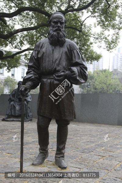 高爾基雕像