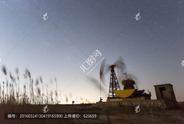 濕地星空采油井
