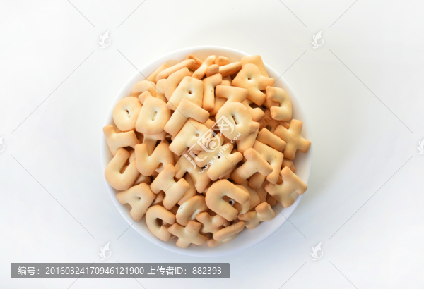 美味可口字母餅干頂視圖