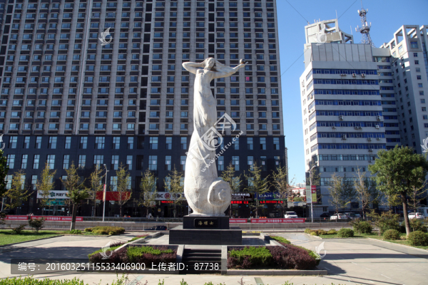 海螺女塑像