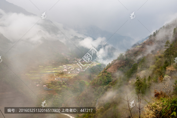獨(dú)龍江風(fēng)光
