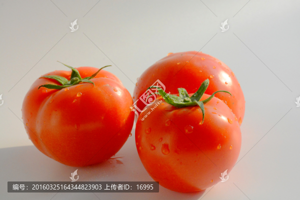 三個(gè)西紅柿