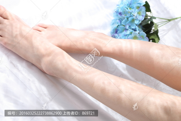 光影下的小腿