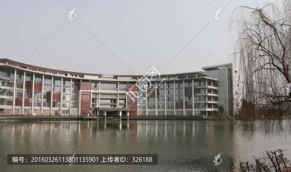 大學(xué)圖書館