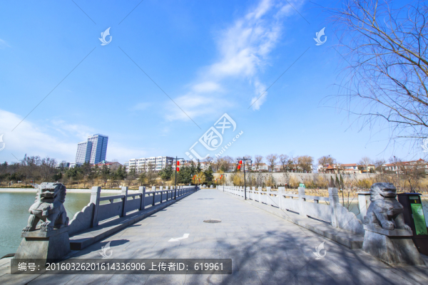 藍(lán)天白云下的沈星橋