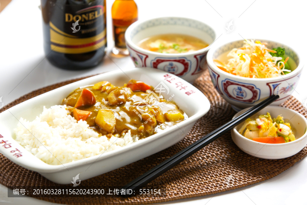 咖喱牛肉土豆蓋飯