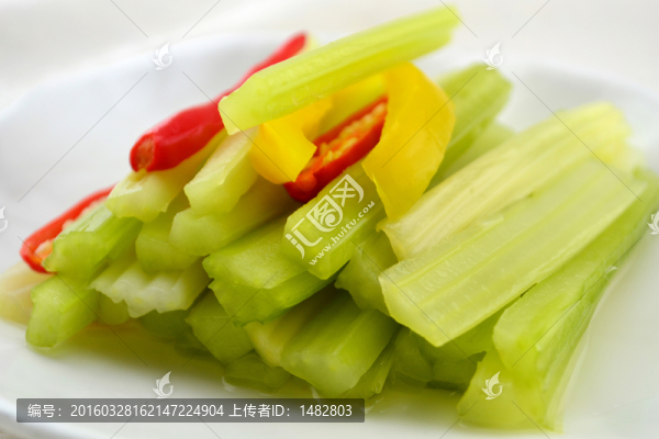 涼拌芹菜