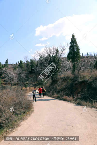 快樂(lè)童年