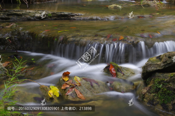 山溪流水