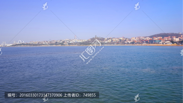 礁石海邊
