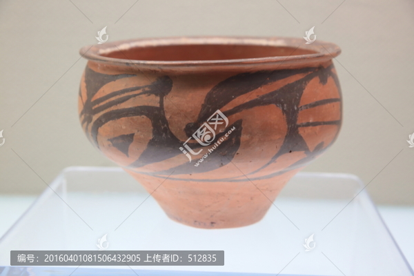彩陶盆