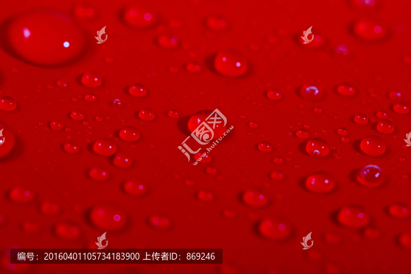 紅色背景水滴