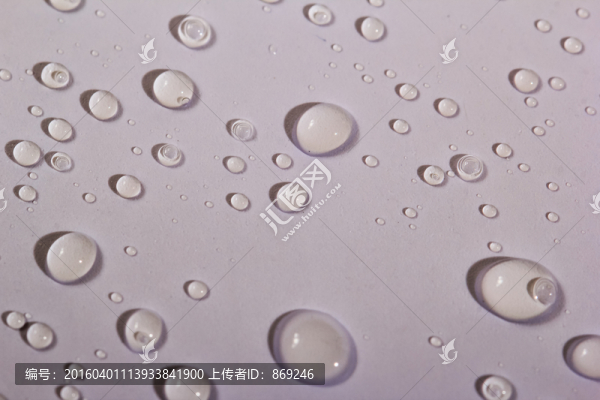 純色背景水滴