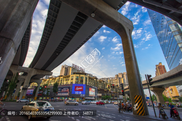 藍天白云,立交橋