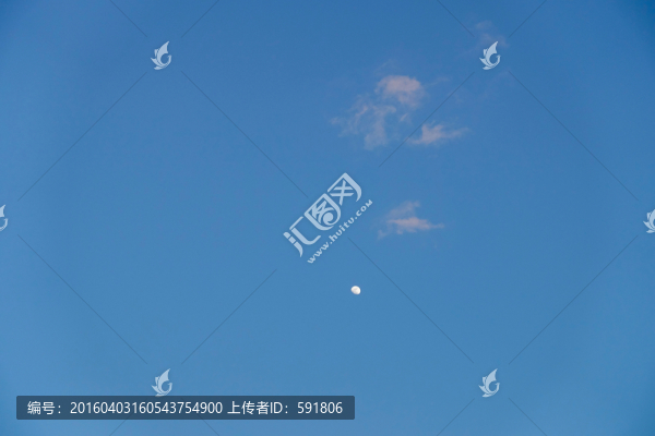 云和月