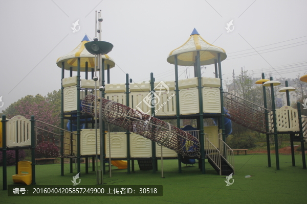游樂(lè)場(chǎng)