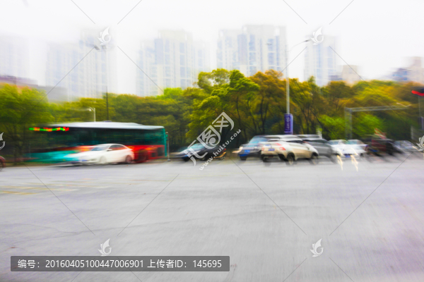 行駛中汽車