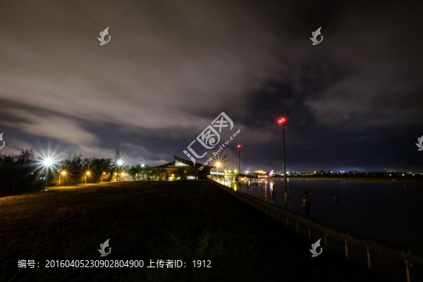 空港夜色
