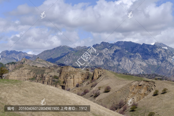 天山