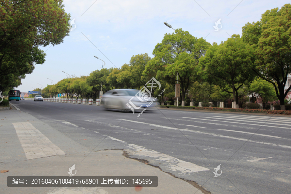 行駛中汽車