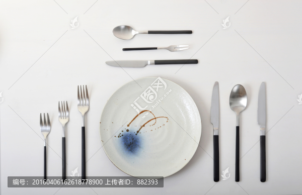 全套銀色不銹鋼刀叉勺頂視圖