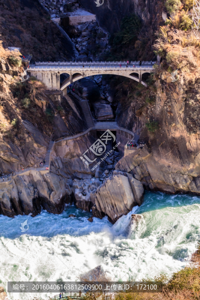 云南香格里拉虎跳峽