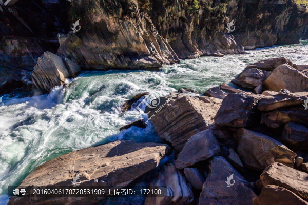 云南香格里拉虎跳峽