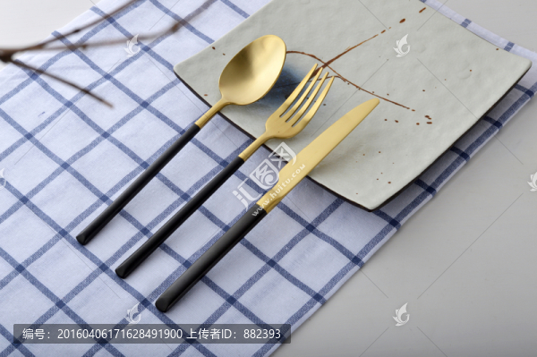 金色拉絲不銹鋼刀叉勺擺拍