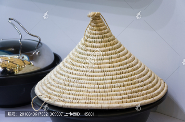 砂鍋塔吉鍋