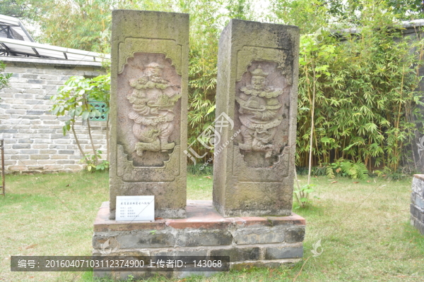 花崗巖石雕柱