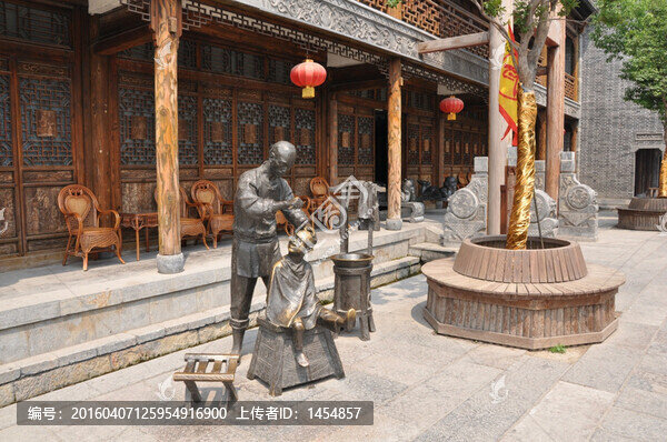 理發(fā)銅像
