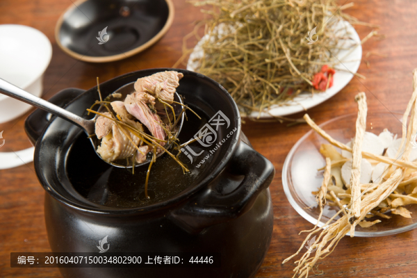 五葉神煲龍骨