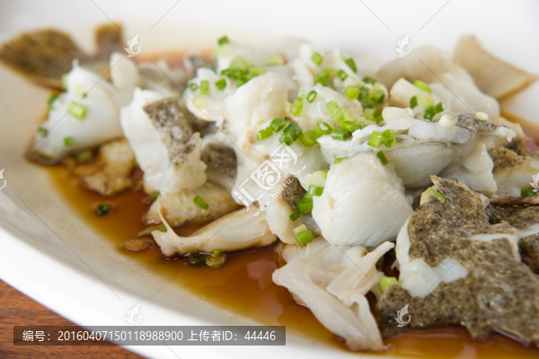 小蔥油淋多寶魚