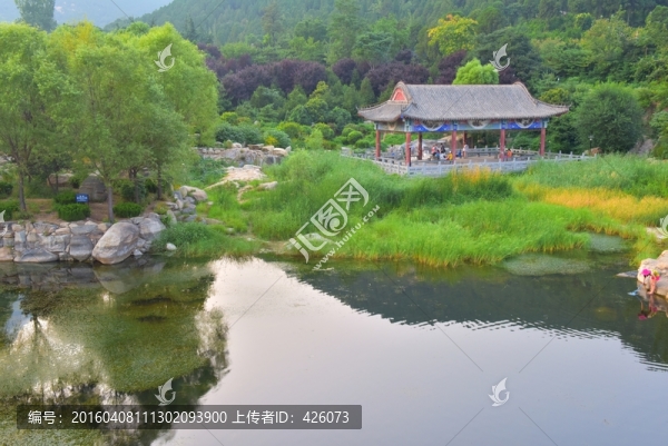 山水倒影