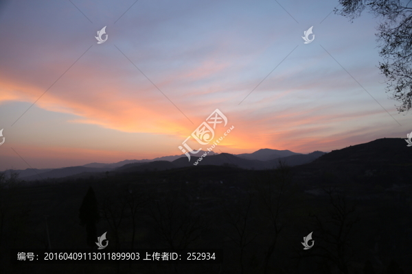朝霞