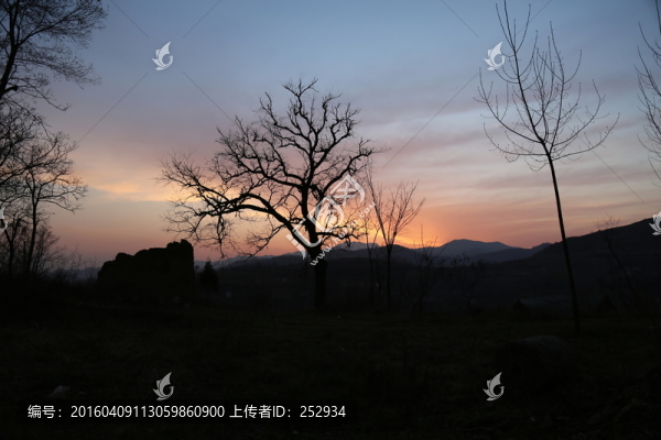 山村黎明