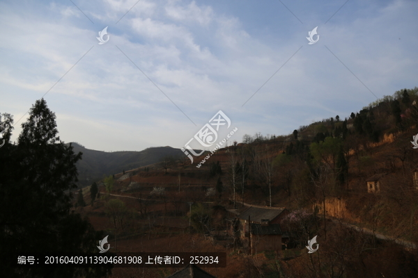 山鄉(xiāng)黎明