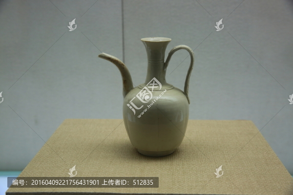 定窯白瓷執(zhí)壺