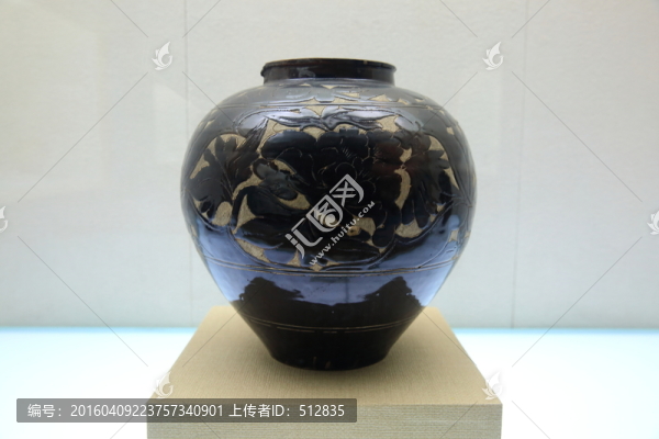 黑釉剔花罐