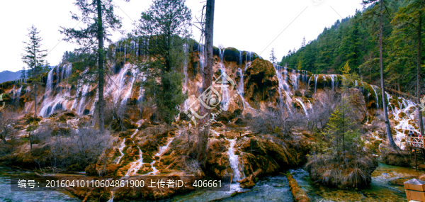 九寨溝瀑布全景圖