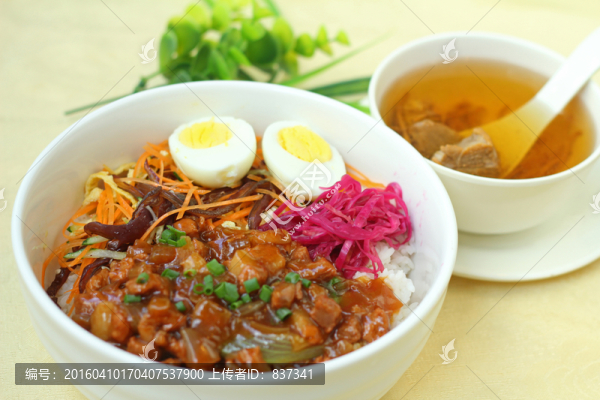 鹵肉飯