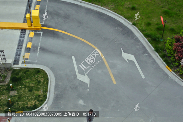 車庫出入口