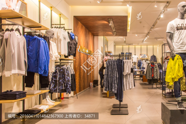 品牌服裝店