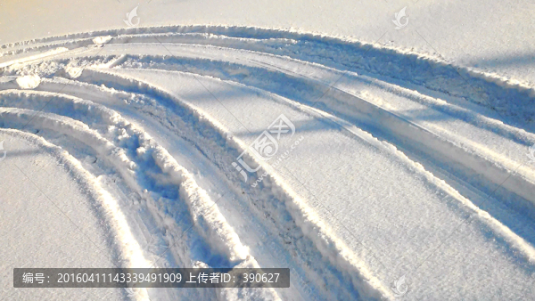 雪地車轍印