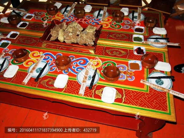 蒙古族傳統(tǒng)餐桌