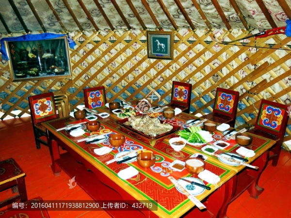 蒙古族傳統(tǒng)餐桌