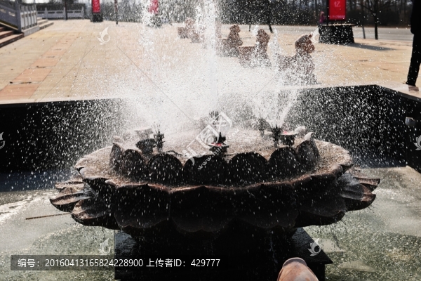 噴水池,蓮花臺