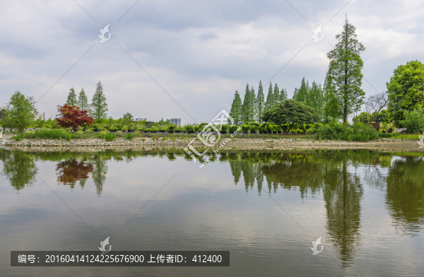 水邊的風(fēng)景